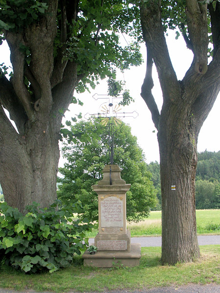 Kreuz an Straße nach Tolštejn.