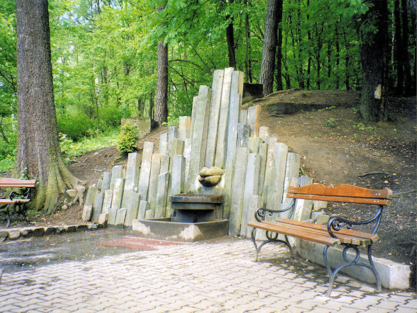 Obnovená studánka Žába.