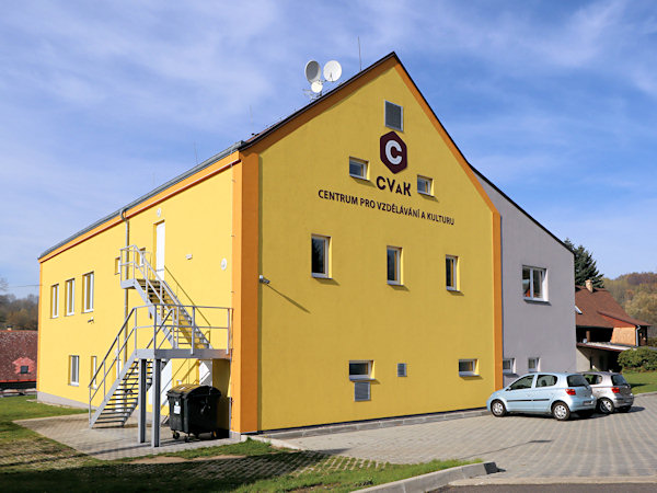 Zentrum für Bildung und Kultur in Mistrovice (Meistersdorf).