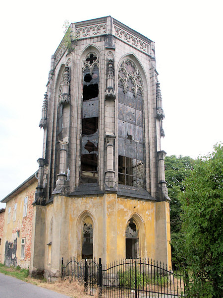 Neogotische Ausstellungshalle der ehemaligen Meltzer-Fabrik.