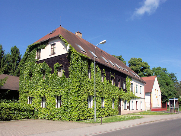 Haus Nr. 117 an der Hauptstraße in der Ortsmitte.