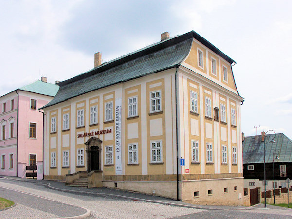 Sklářské muzeum.