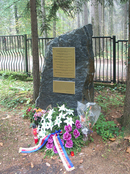 Pomník válečných zajatců a totálně nasazených za 2. světové války.