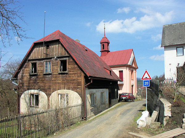 Die Gasse bei der Kapelle des hl. Antonius von Padua.