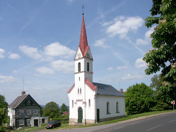 Kapelle des Hl. Wenzel in der Dorfmitte.
