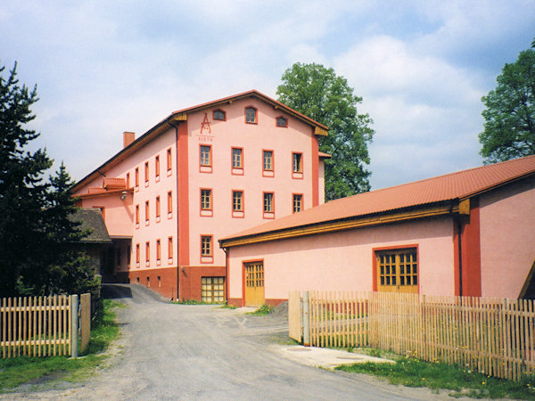 Glashütte Ajeto im Niederdorfe.