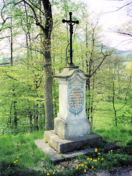 Das Riegertsche Kreuz an der alten Dorfstrasse.