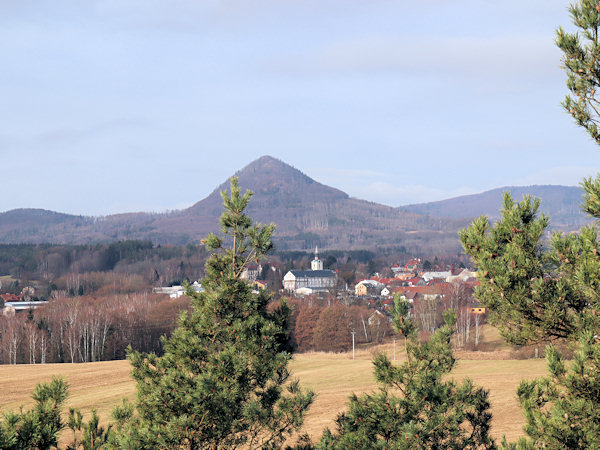 Häuser an der Ostseite des Stadtplatzes.