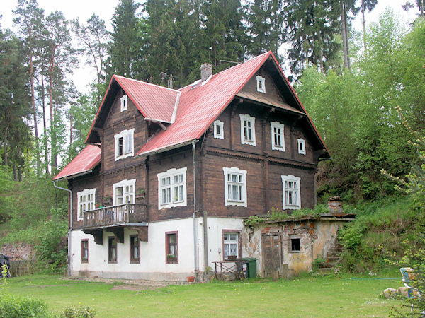 Haus an der Straße nach Antonínovo údolí (Antoniental).