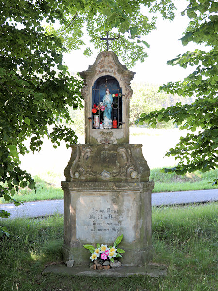 Der denkmalgeschützte Bildstock an der Straße nach Jablonné (Deutsch Gabel).