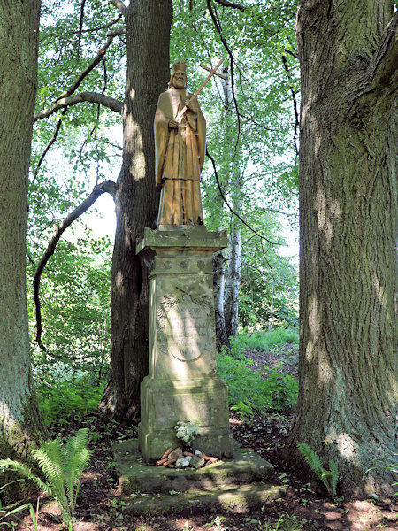 Statue von St. Jan Nepomucký im Nordwesten des Dorfes.