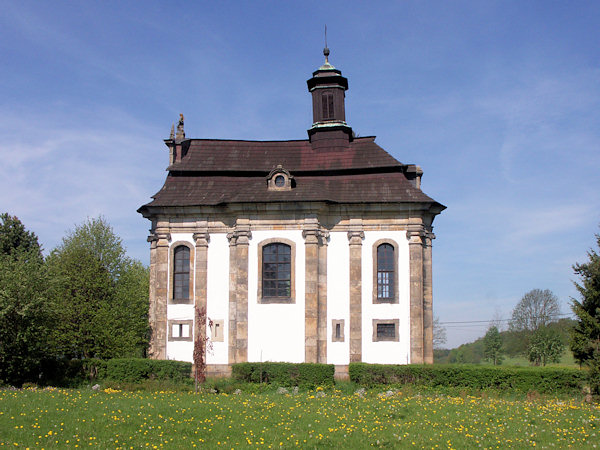 Kostel sv. Jana Nepomuckého.