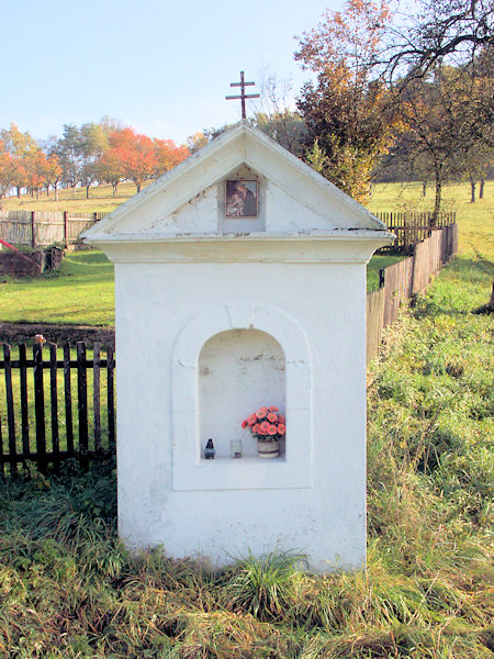 Nischenkapelle in der Ortsmitte.