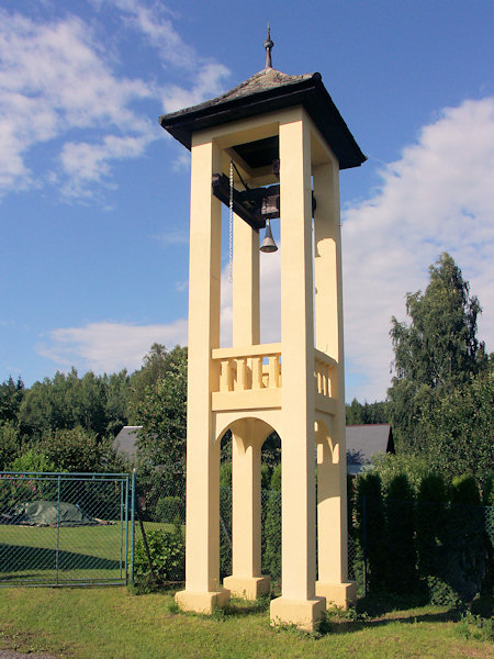 Zvonice ze 30. let 20. století.