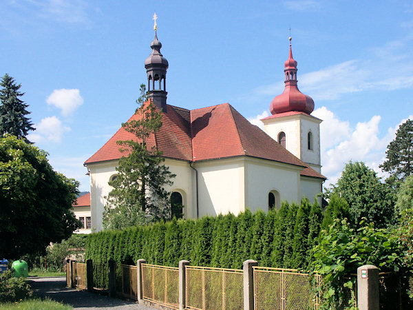 Ansicht der St. Bartholomäus-Kirche von Nordosten.