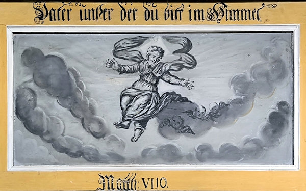Beispiel für Grisaillemalerei an einem Brüstungsfeld der Oybiner Bergkirche.