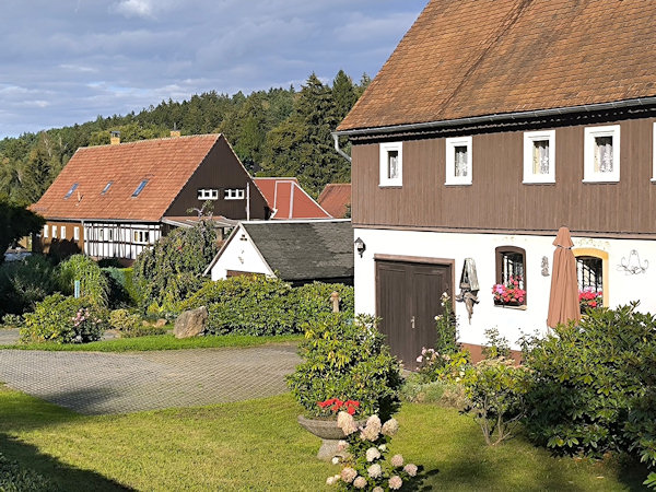 Typické jonsdorfské domy.