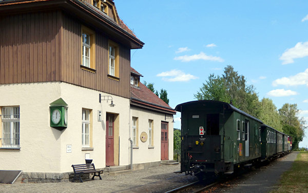 Jonsdorfské nádraží na žitavské úzkokolejce.