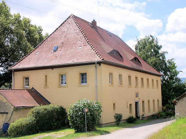 Das Gebäude der alten Kirchenschule.