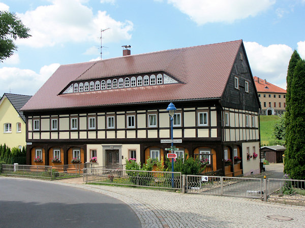 Umgebindehaus Nr. 1 mit Fachwerkboden.