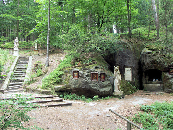 Teil des Brüderaltars mit der Nische des Heiligen Grabes.