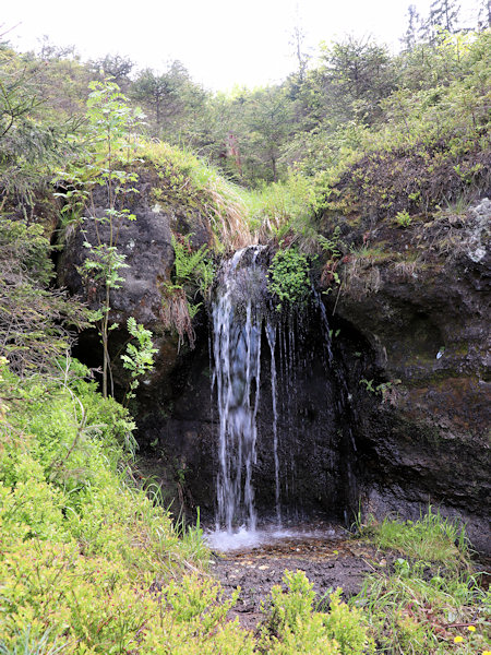 Wasserfall unter Široký kopec.