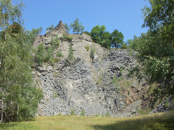 Steinbruch im Stříbrný vrch (Silberberg).