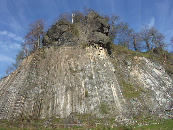 Basaltsäulen im Steinbruche des Zlatý vrch (Goldberg).