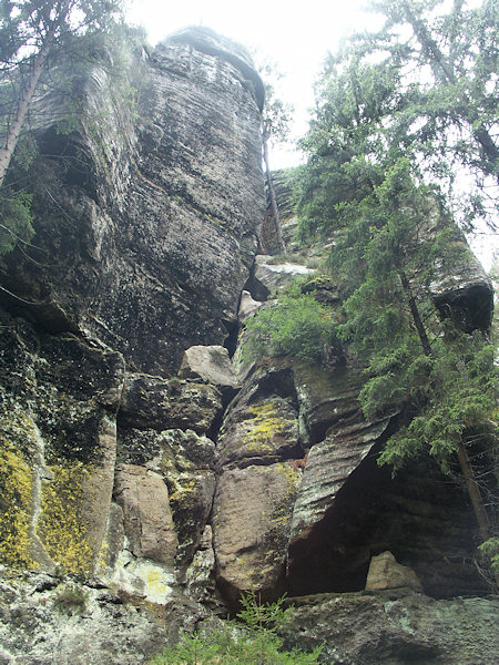 Der Felsen Čertův kámen (Teufelsstein).