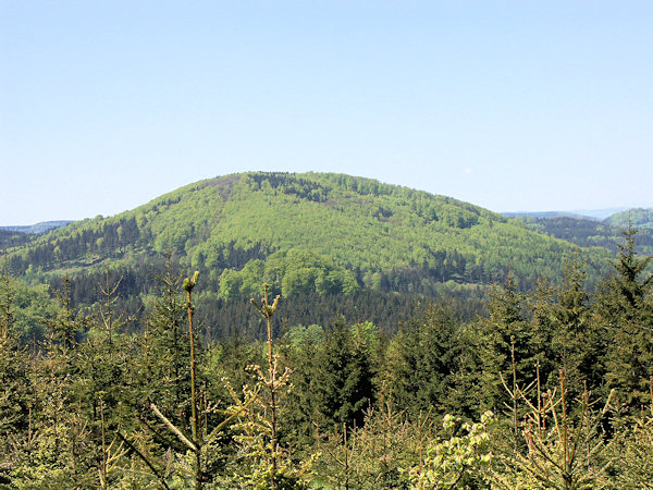 Pohled na kopec od severovýchodu.