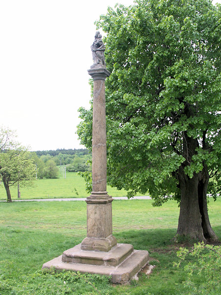 Die Mariensäule am Südostfusse des Panská skála- (Herrenhaus-) Felsens.