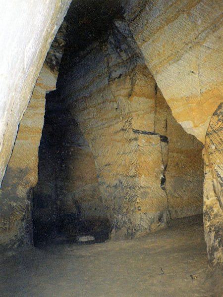 Die riesigen Gewölbe in den unterirdischen Räumlichkeiten des Steinbruches.