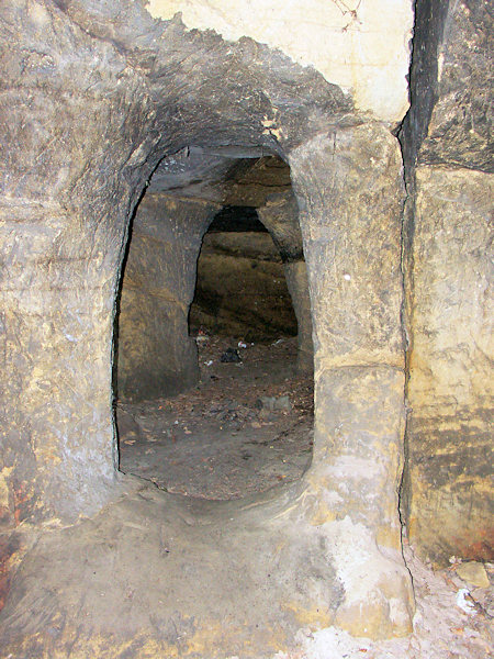 Das Innere des unterirdischen Sandsteinbruches.
