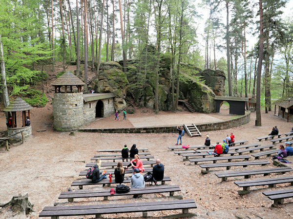 Gesamtansicht des erneuerten Waldtheaters.