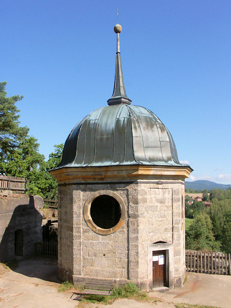 Die Laterne über der Felsenkapelle.