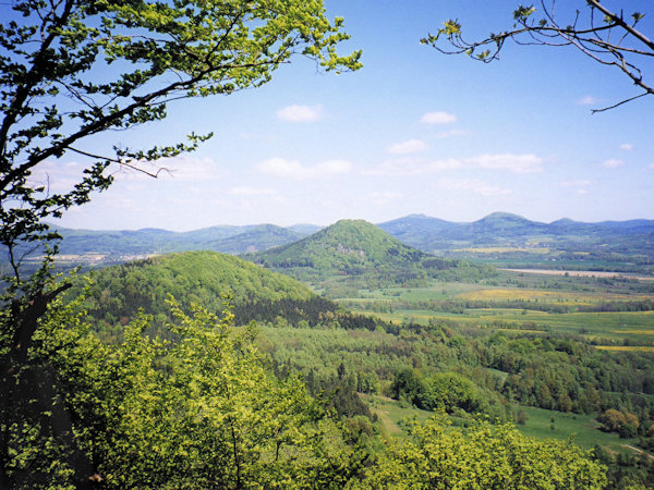 Blick vom Gipfel des Tisový vrch (Eibenberg) nach Norden.