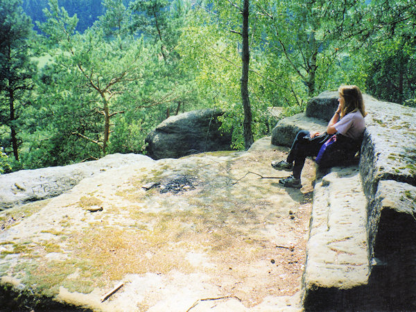 Aussichtspunkt auf dem Felsen oberhalb der Spiegelfabrik.