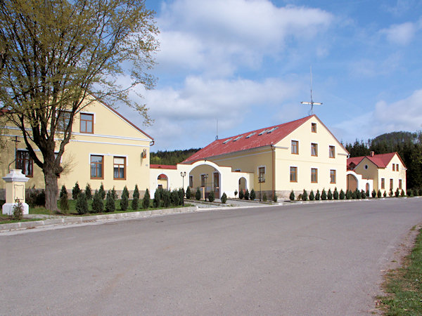 Das frühere Einkehrgasthaus auf der Nová Huť.