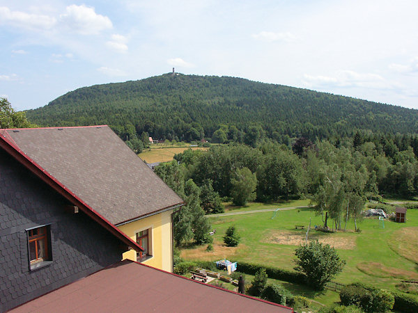 Výhled z plošiny na Hvozd.