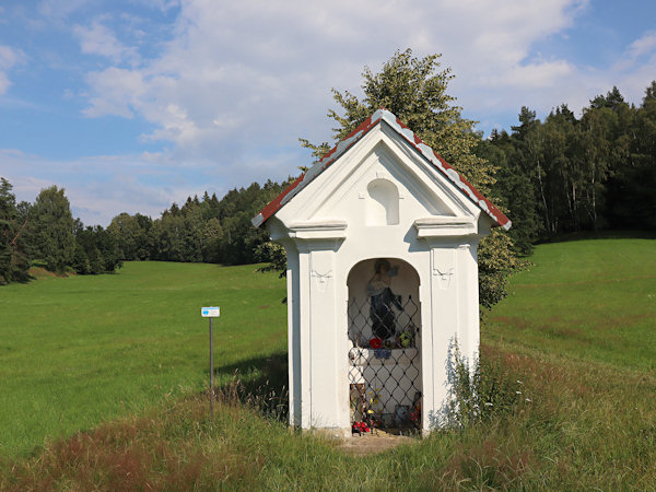 Pietsch Kapelle am Teichufer.