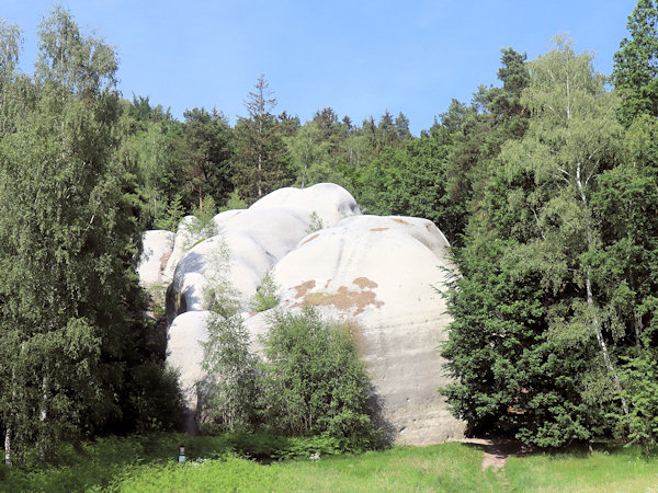 Bílé kameny (Weisse Steine) bei Jítrava (Pankratz), Gesamtansicht.