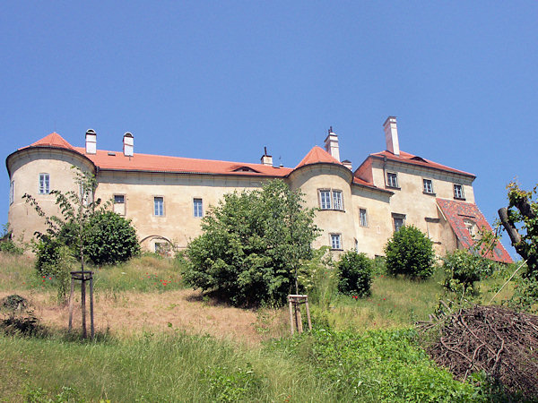 Gebäude in der Südseite des Schlosses.