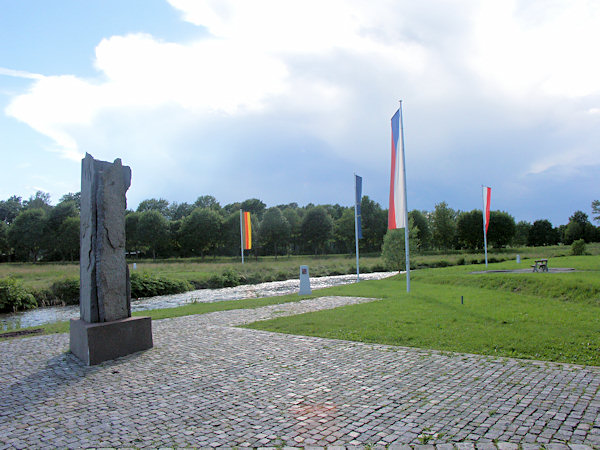 Steinsäule auf der tschechischen Seite der Grenze.