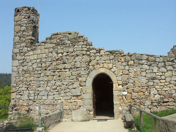 In den erhalten gebliebenen Räumen des Wohnturms der von Leipa und Zittau ist das Museum untergebracht.