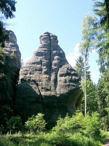 Jubiläumsturm in der Felsgruppe Rosensteine.