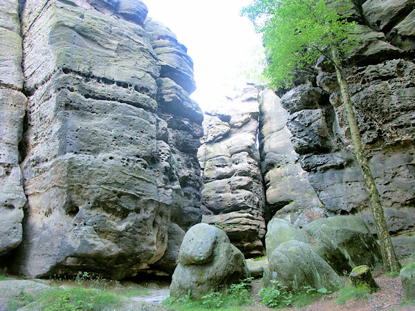 Skalní útvary Gratzer Höhle (Gratzova sluj).