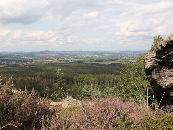 Blick vom Weißer Stein nach Norden auf Oderwitz und Zittau.