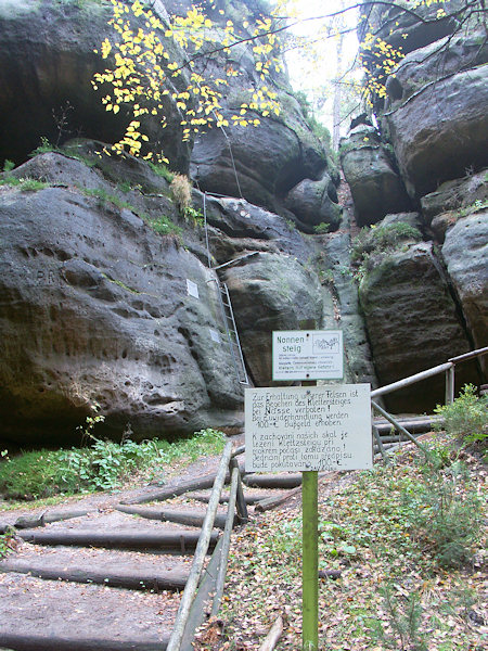 Einstieg in den Klettersteig Nonnensteig.