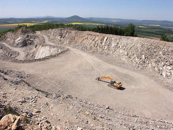 Lom na Maršovickém vrchu v roce 2009.